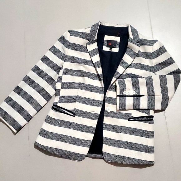 New! The Limited Striped Blazer - Picture 3 of 5